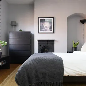 Apartment Townhouse In Trendy Suburb Of Hoole, Chester