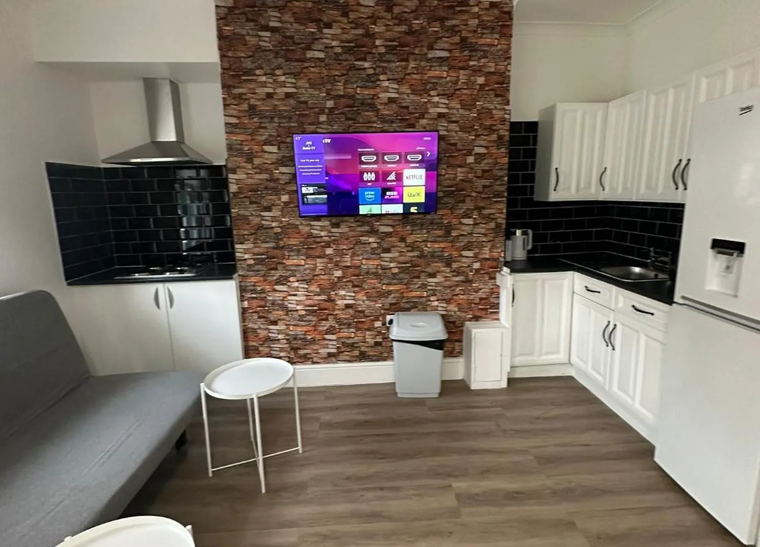 Suli House- Holiday Flats & En-Suite-Families And Couples Only Blackpool