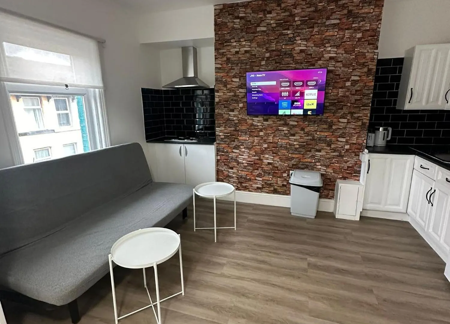 Suli House- Holiday Flats & En-Suite-Families And Couples Only Blackpool Apartment