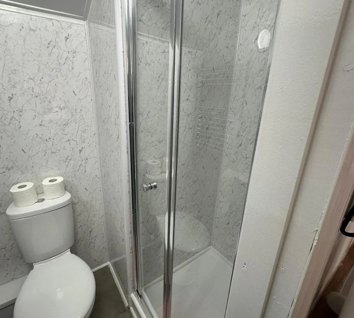 Suli House- Holiday Flats & En-Suite-Families And Couples Only Blackpool Apartment