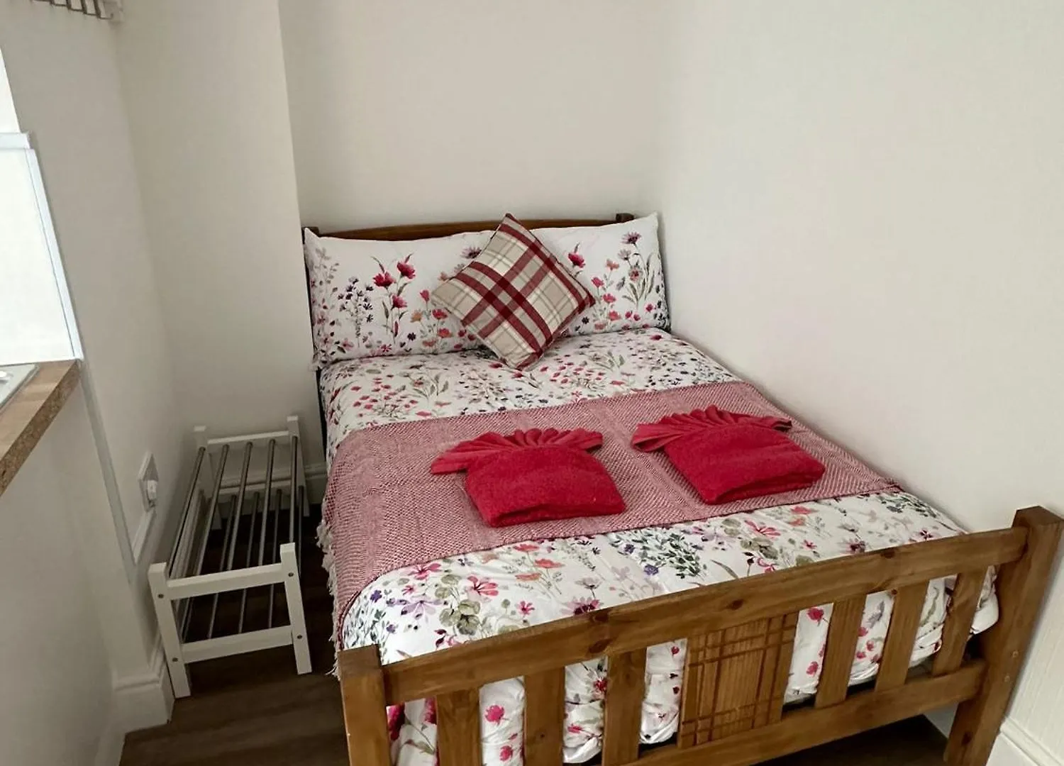 Suli House- Holiday Flats & En-Suite-Families And Couples Only Blackpool Apartment