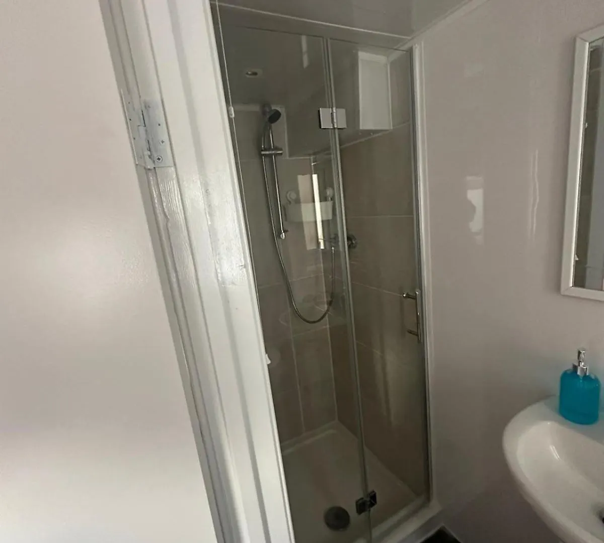 Suli House- Holiday Flats & En-Suite-Families And Couples Only Blackpool